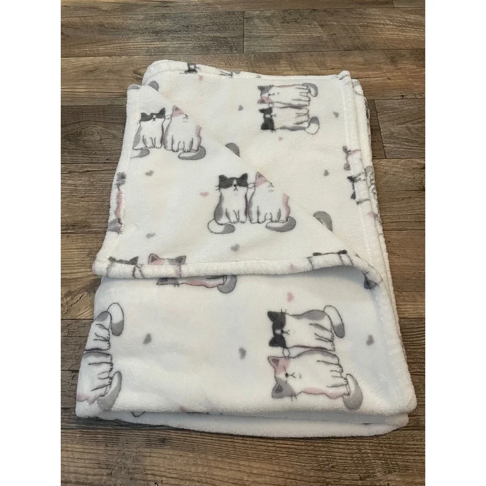 White Cat Heart Pattern Fleece Throw Blanket Grey‎ Pink Feline Decor 48x70